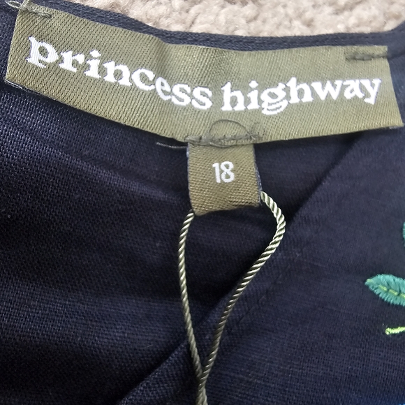 Princess HighwayPrincess HighwaySweet Nectar Dress - Picture 7 of 12